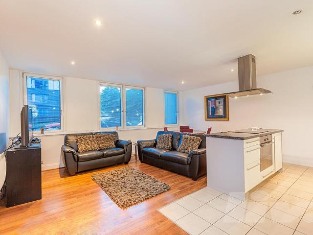 Flat for sale in Belsize Park, Greater London