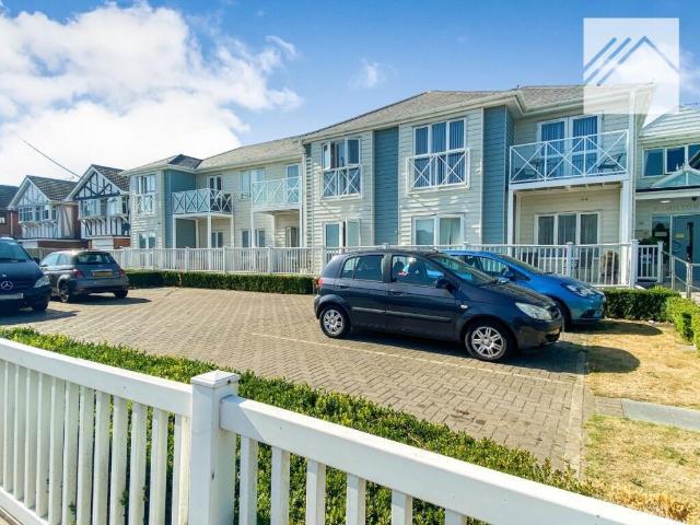 Flat for sale in Canvey Island