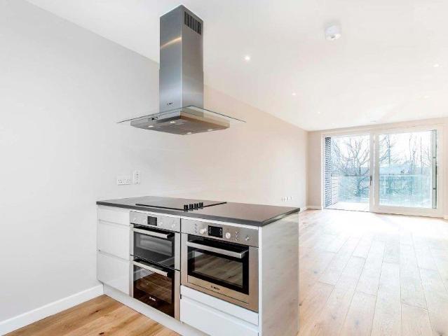 Flat for sale in Kensal Town, Maida Vale