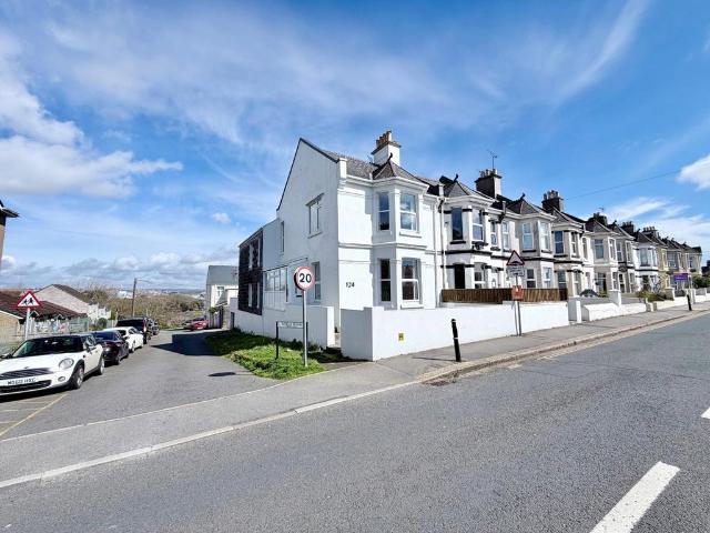 Flat for sale in Torpoint