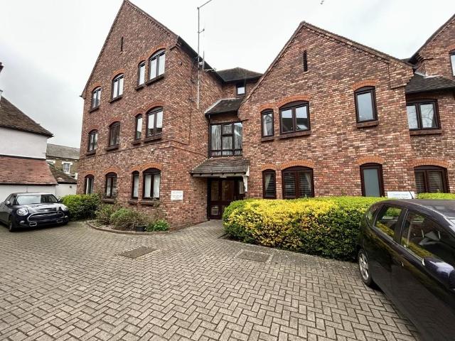 Flat for sale in Epping, Essex