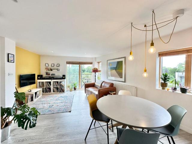 Flat for sale in Georgia, Greater Manchester