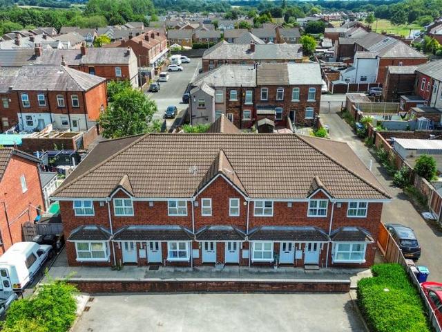 Flat for sale in Wigan, Greater Manchester