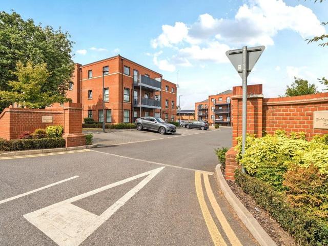 Flat for sale in Fretherne, Hertfordshire