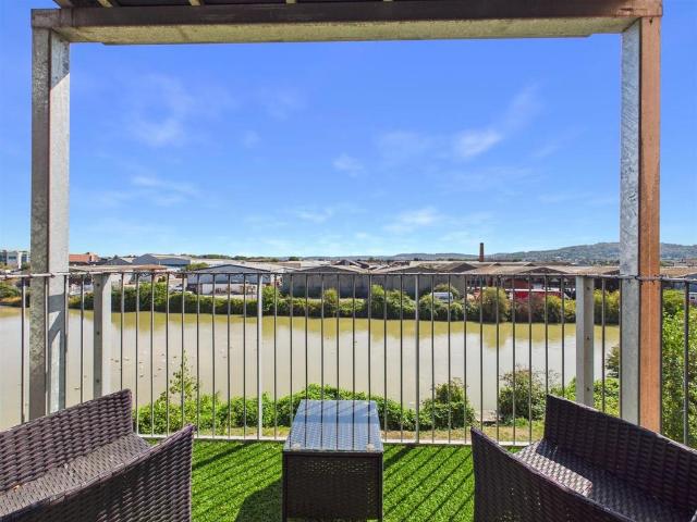 Flat for sale in Gloucester, Gloucestershire