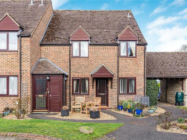 Flat for sale in Oundle