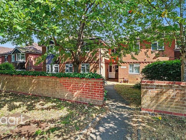 Flat for sale in London Borough of Bromley, Greater London