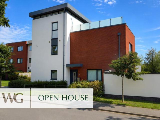 Flat for sale in Watergate, Devon