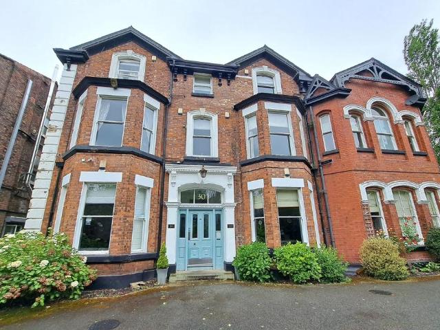 Flat for sale in Aigburth, Dingle