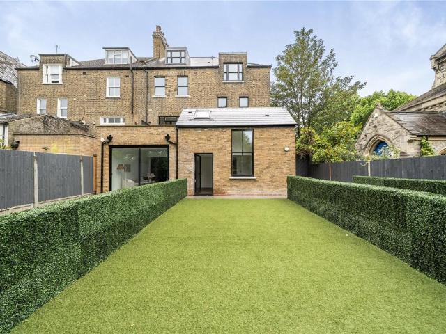 Flat for sale in Holloway, Lower Holloway