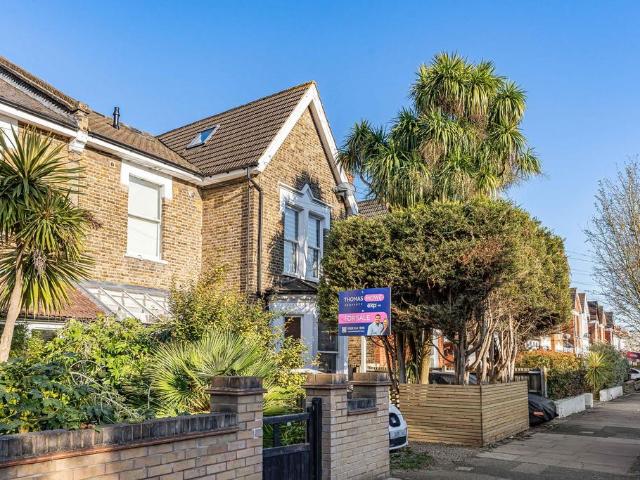 Flat for sale in Anerley, Greater London