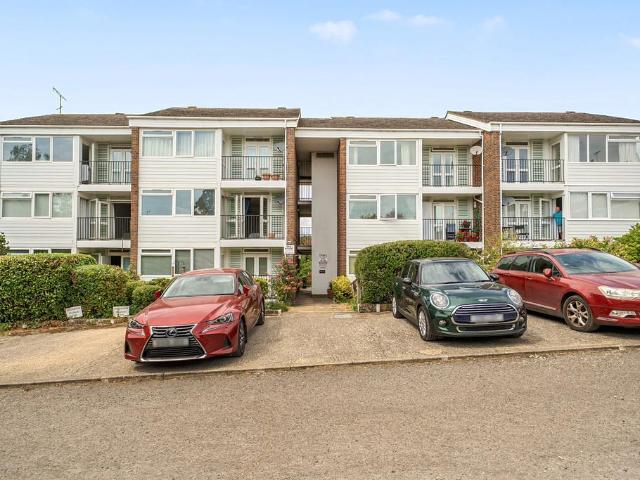 Flat for sale in Storrington and Sullington, Horsham