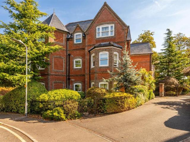 Flat for sale in Newtown, Reading