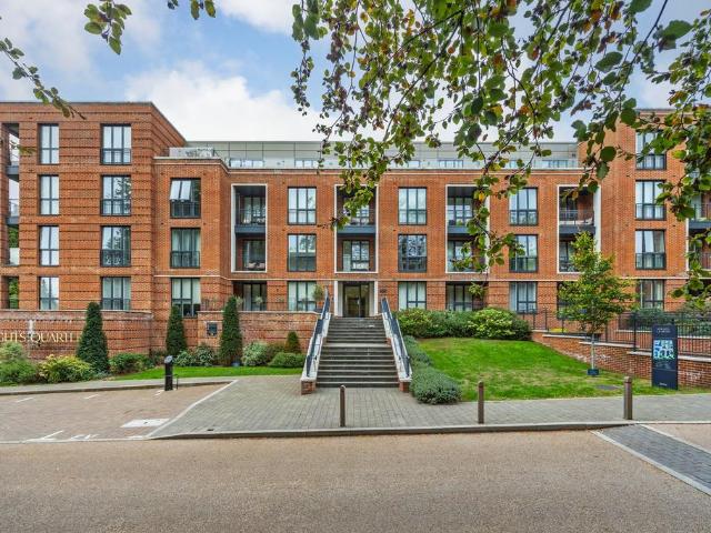Flat for sale in Knights Quarter, Winchester