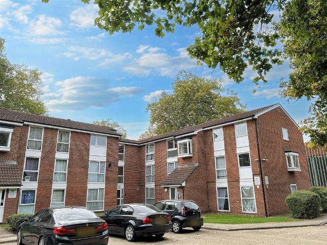 Flat for sale in Forest Gate, Greater London