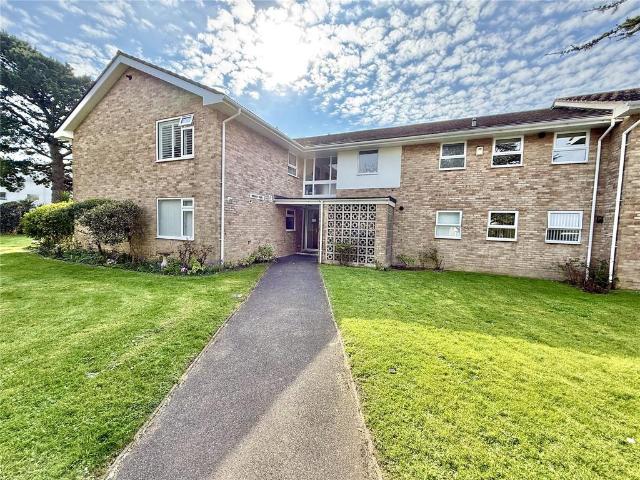 Flat for sale in Highcliffe