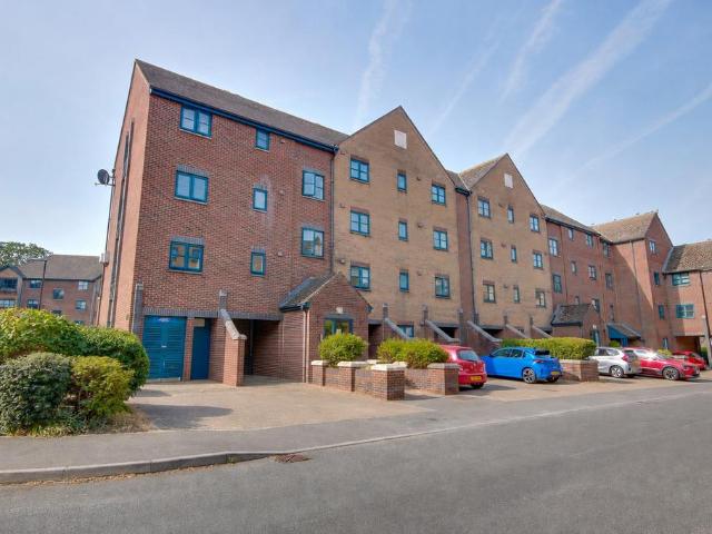 Flat for sale in Bitterne Park, City Of Southampton