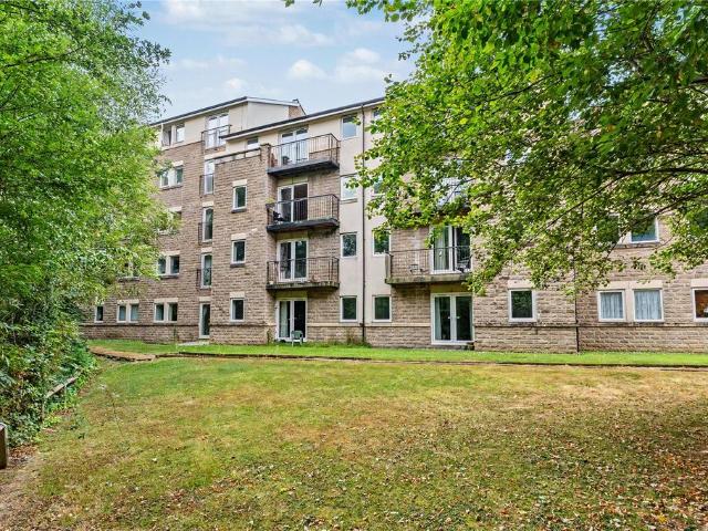 Flat for sale in Horsforth, West Yorkshire