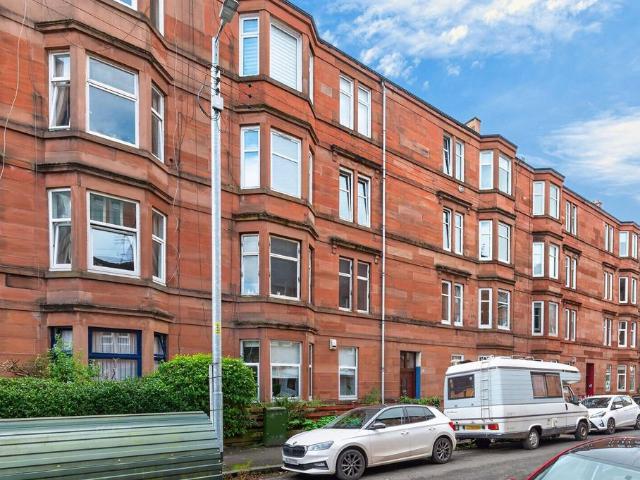 Flat for sale in Battlefield, Scotland