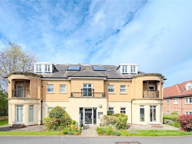Flat for sale in Primley Park, Alwoodley