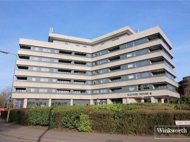 Flat for sale in Elstree and Borehamwood, Borehamwood