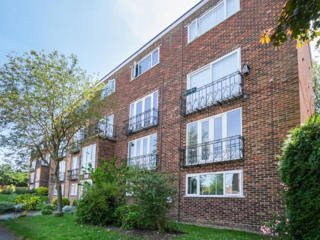 Flat for sale in Hockerill, Colliers End