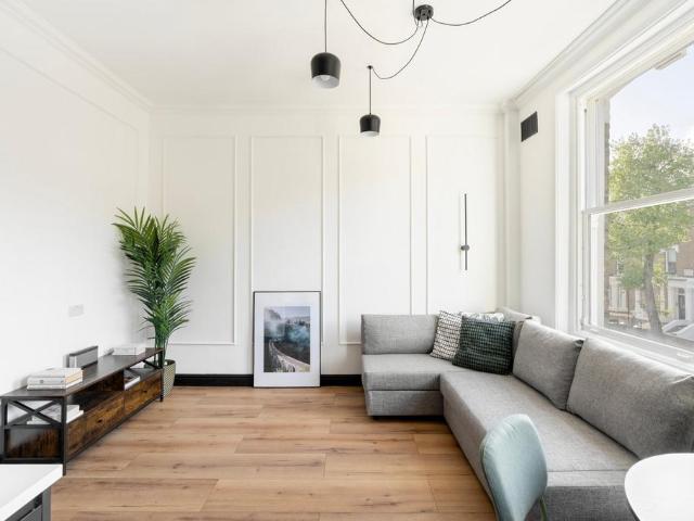 Flat for sale in Maida Hill, Greater London