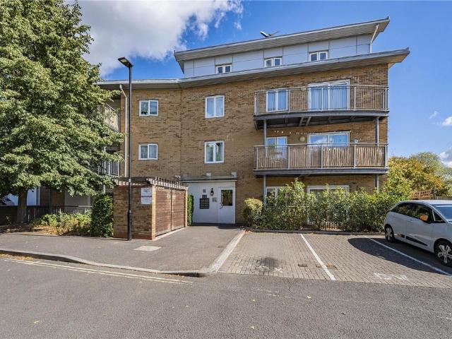 Flat for sale in London Borough of Hounslow, Spring Grove