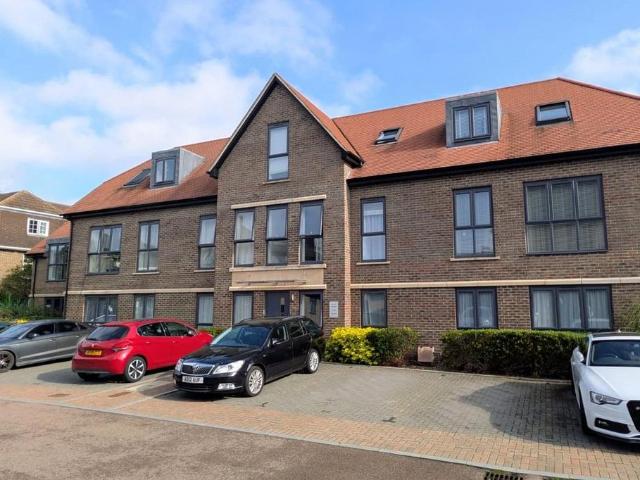 Flat for sale in Dunstable, Central Bedfordshire