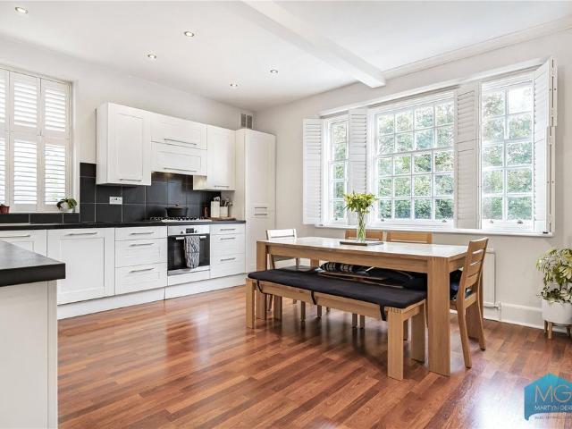 Flat for sale in South Hampstead, Isle Of Man