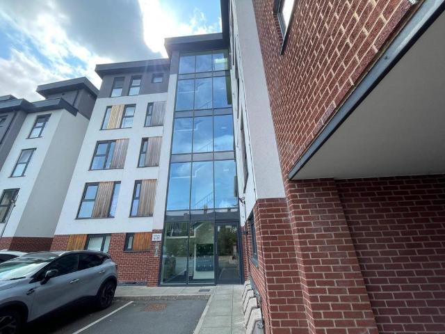 Flat for sale in Shirley, West Midlands