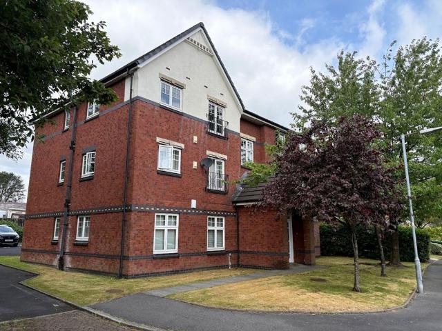 Flat for sale in Lee Bank, Greater Manchester
