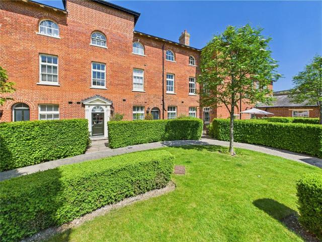 Flat for sale in Bocking, Chipping Hill