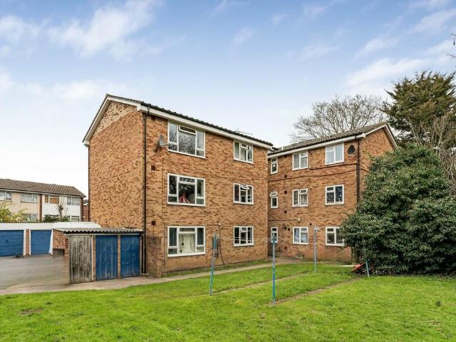 Flat for sale in London Borough of Croydon, Thornton Heath