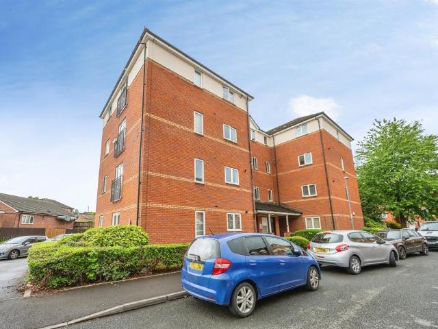 Flat for sale in The Ronkswood, Worcestershire