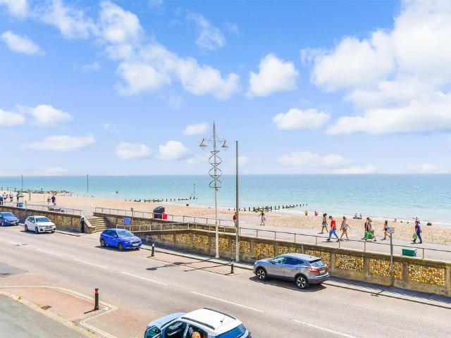 Flat for sale in Clapham, West Sussex