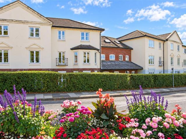 Flat for sale in Lymington, New Forest