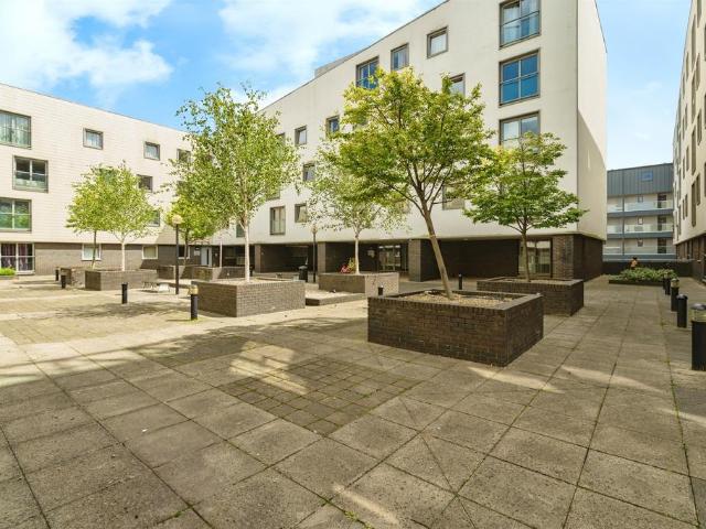 Flat for sale in East Bank, Norfolk
