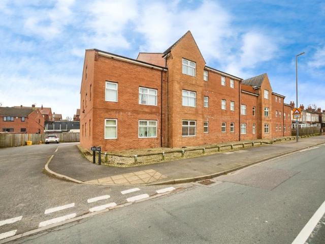 Flat for sale in Kinsley, West Yorkshire