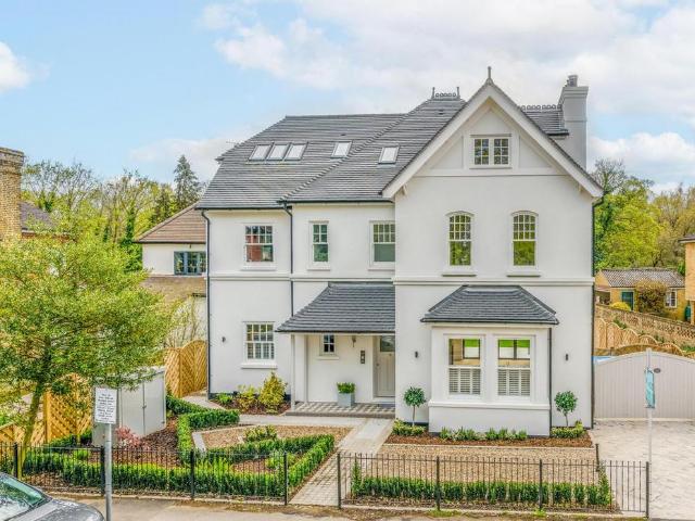 Flat for sale in Hersham, Walton-on-Thames