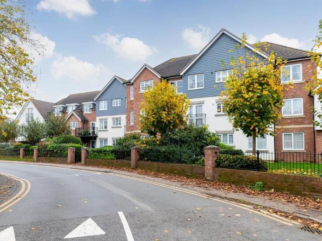 Flat for sale in Old Town, Shephall