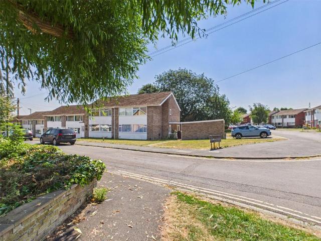 Flat for sale in Berrick Salome, Oxfordshire
