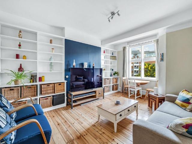 Flat for sale in West Kensington, Greater London