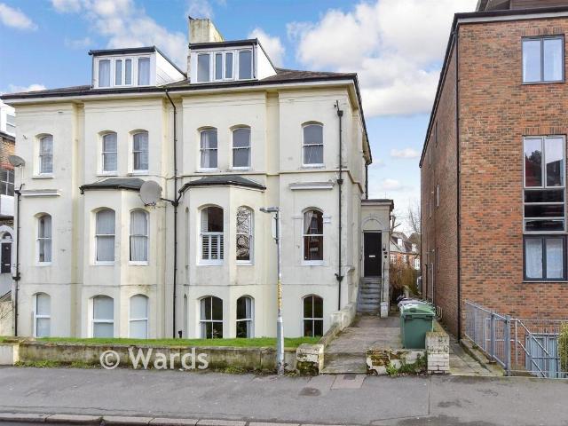 Flat for sale in Folkestone