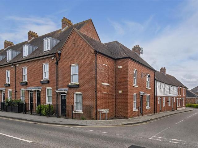 Flat for sale in St. Mildred's, The Bridge