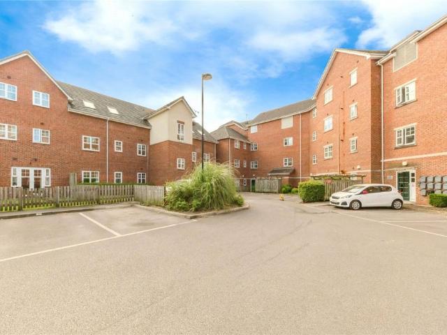 Flat for sale in Hammond Street