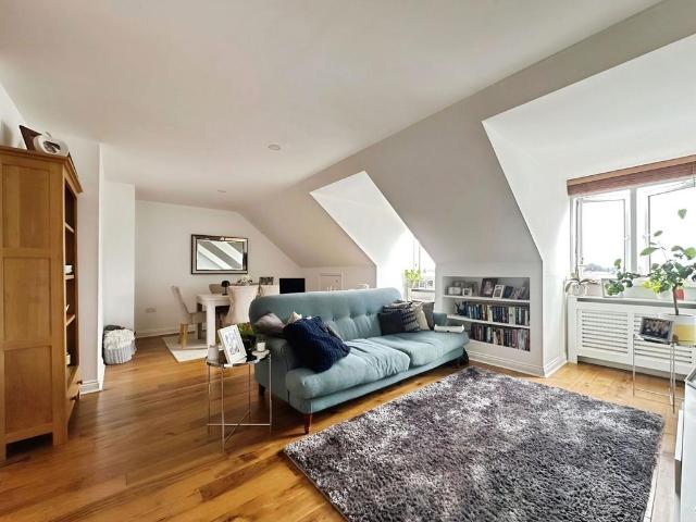 Flat for sale in Eastleigh, Helford