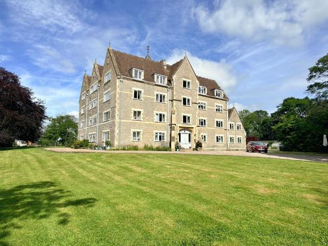 Flat for sale in Pamington, Gloucestershire