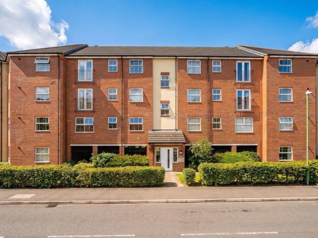 Flat for sale in Elmdon, West Midlands