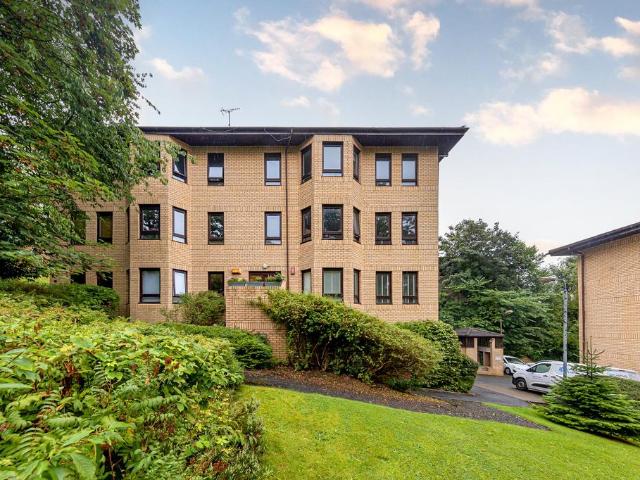 Flat for sale in Partick, Scotland